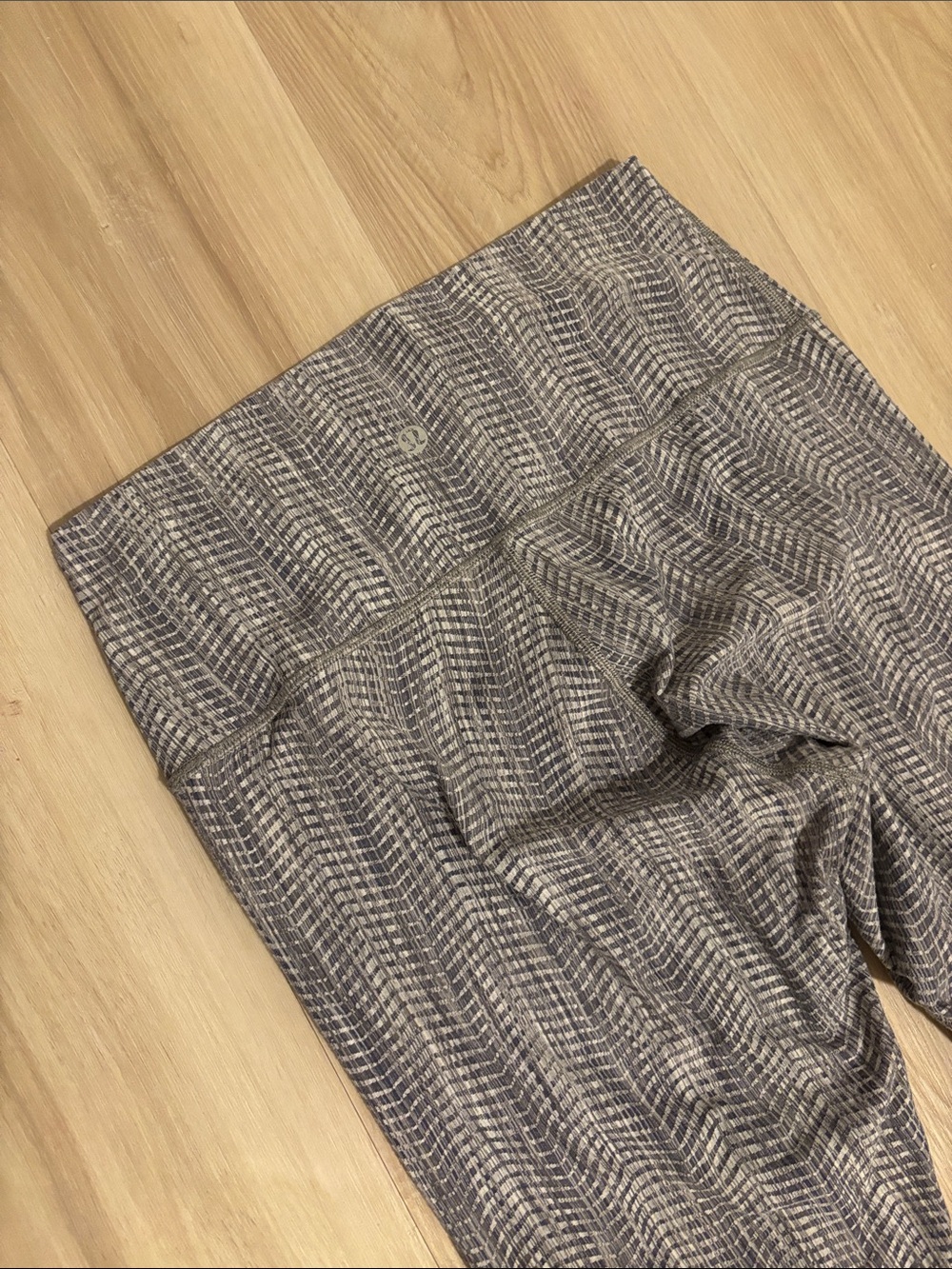 Lululemon wunder under high rise leggings size 8